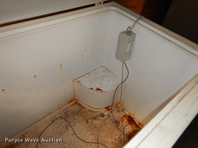 image for item FC9377 Whirlpool chest freezer