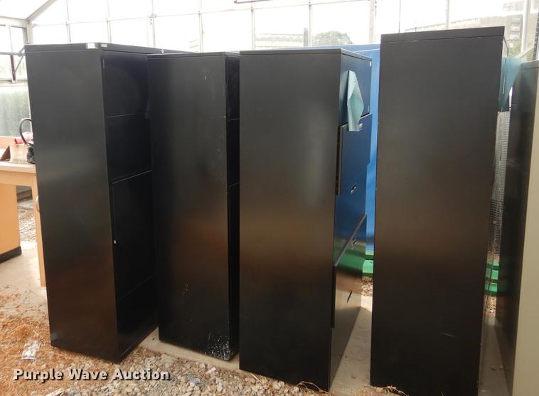 image for item FC9386 (8) metal file cabinets
