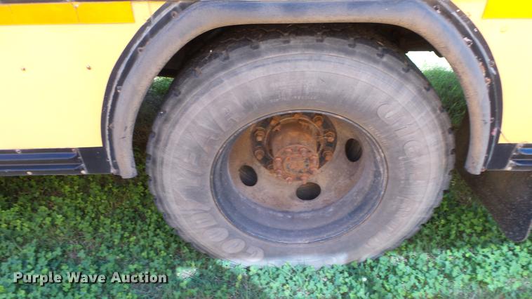 image for item FO9134 1995 Blue Bird TC2000 school bus