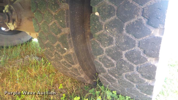 image for item FO9134 1995 Blue Bird TC2000 school bus