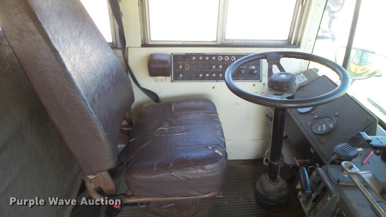 image for item FO9135 1993 Blue Bird TC2000 school bus