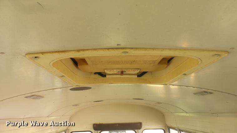 image for item FO9135 1993 Blue Bird TC2000 school bus