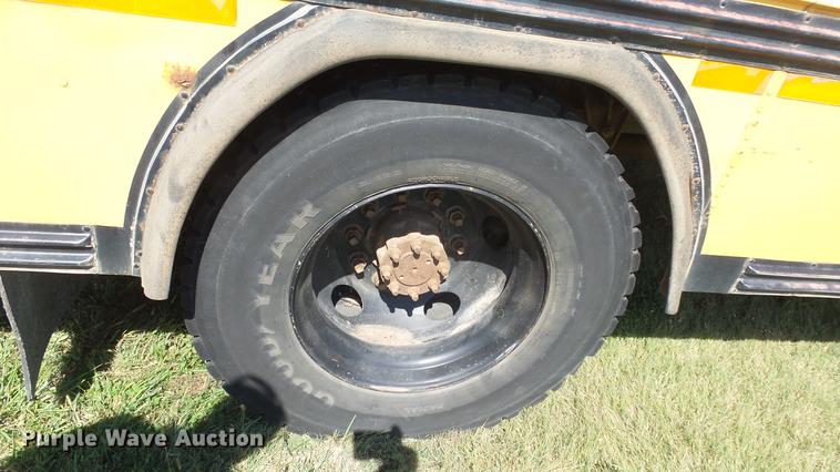 image for item FO9135 1993 Blue Bird TC2000 school bus