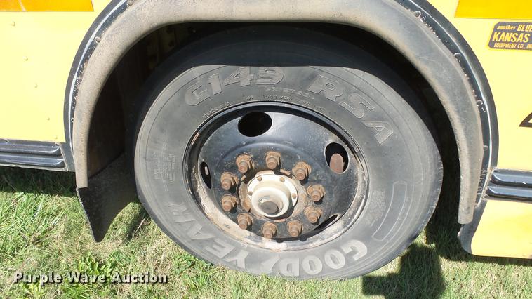 image for item FO9135 1993 Blue Bird TC2000 school bus