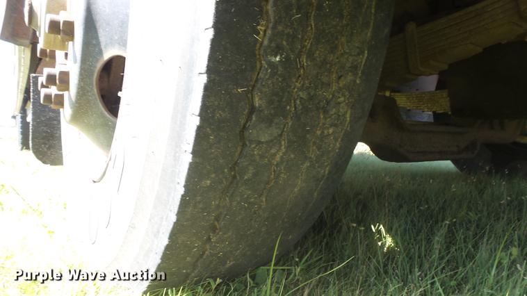 image for item FO9135 1993 Blue Bird TC2000 school bus