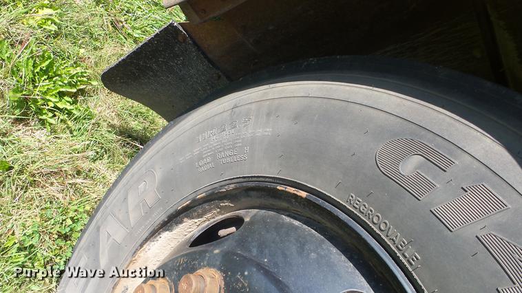 image for item FO9135 1993 Blue Bird TC2000 school bus