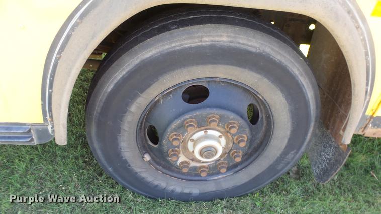 image for item FO9135 1993 Blue Bird TC2000 school bus