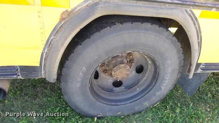 image for item FO9135 1993 Blue Bird TC2000 school bus