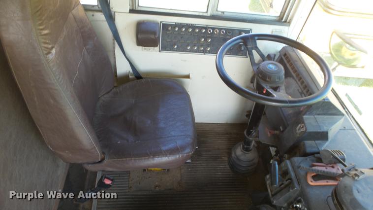 image for item FO9136 1995 Blue Bird TC2000 school bus