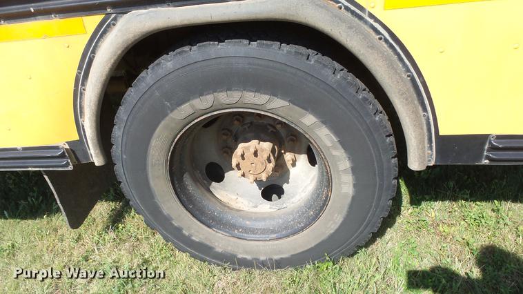 image for item FO9136 1995 Blue Bird TC2000 school bus