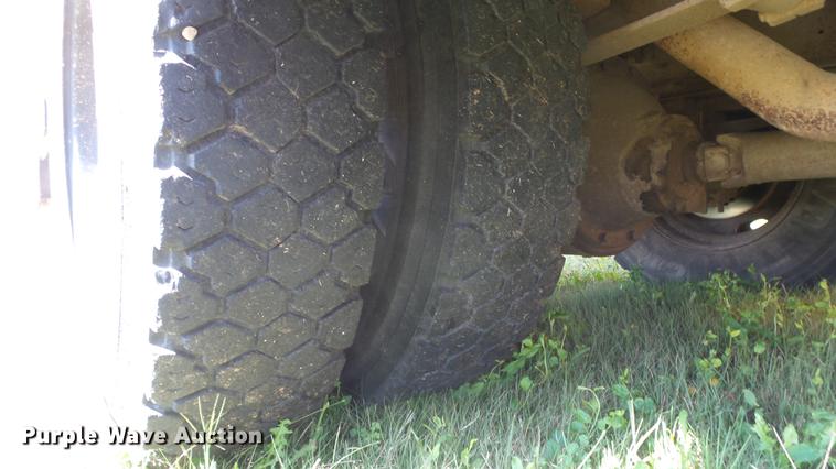 image for item FO9136 1995 Blue Bird TC2000 school bus