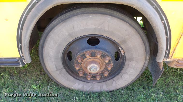 image for item FO9136 1995 Blue Bird TC2000 school bus