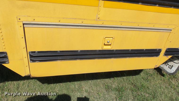image for item FO9136 1995 Blue Bird TC2000 school bus