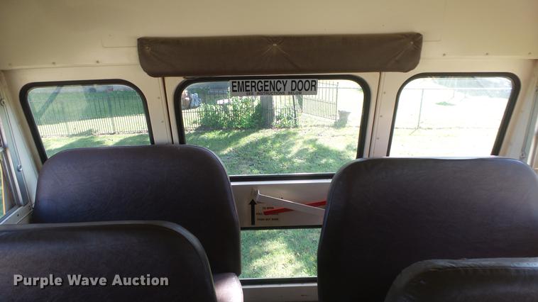image for item FO9138 1994 Blue Bird TC2000 school bus