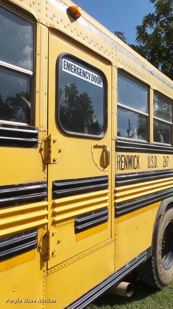 image for item FO9138 1994 Blue Bird TC2000 school bus