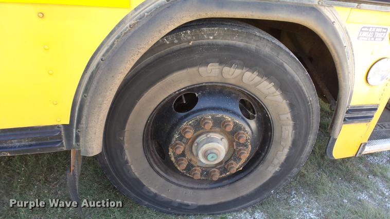 image for item FO9138 1994 Blue Bird TC2000 school bus