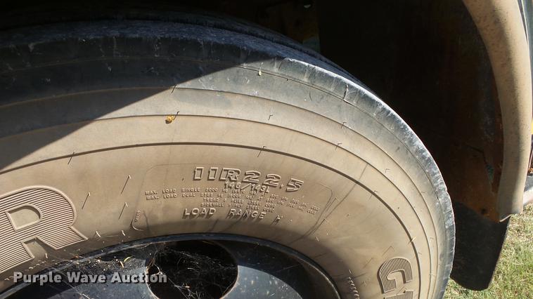 image for item FO9138 1994 Blue Bird TC2000 school bus