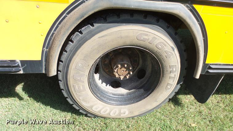 image for item FO9138 1994 Blue Bird TC2000 school bus