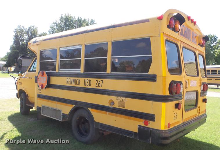 image for item FO9139 1993 Chevrolet G30 school bus