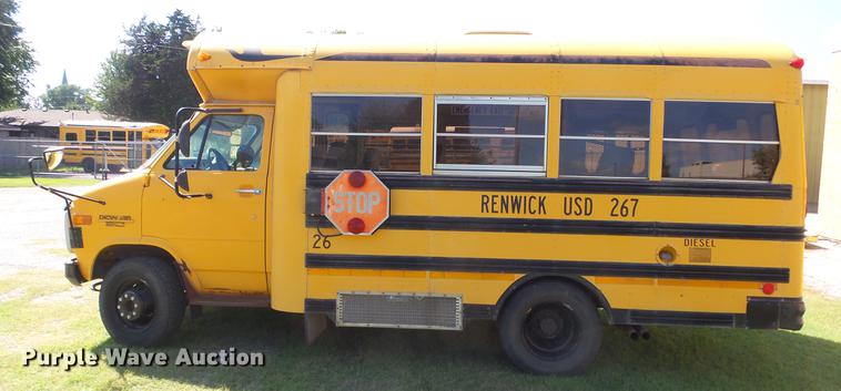 image for item FO9139 1993 Chevrolet G30 school bus