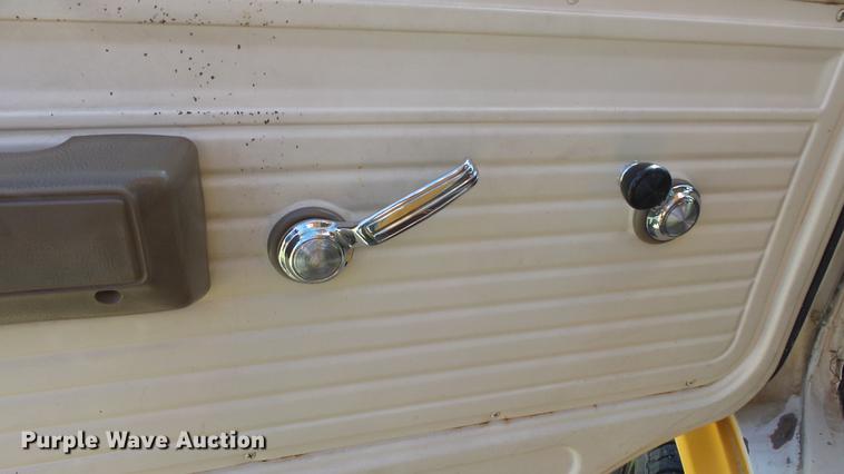 image for item FO9139 1993 Chevrolet G30 school bus