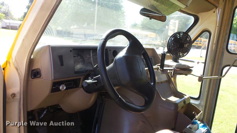 image for item FO9139 1993 Chevrolet G30 school bus