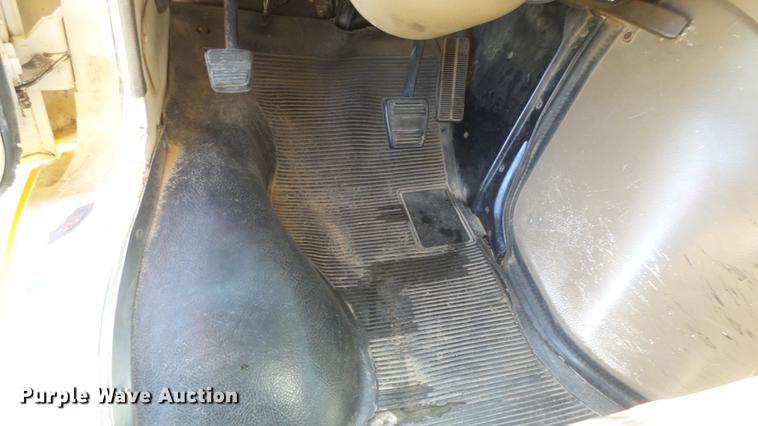 image for item FO9139 1993 Chevrolet G30 school bus