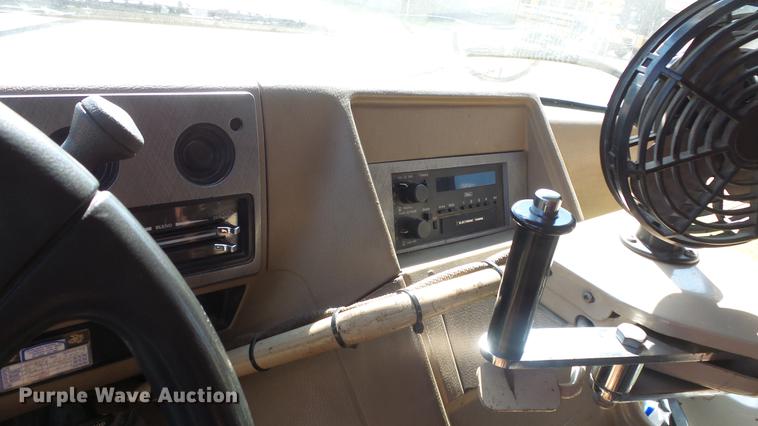 image for item FO9139 1993 Chevrolet G30 school bus