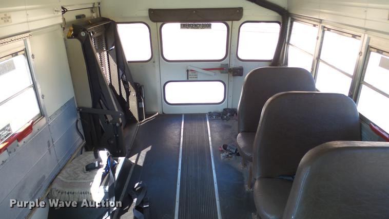 image for item FO9139 1993 Chevrolet G30 school bus