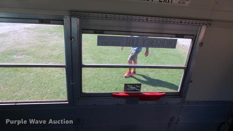 image for item FO9139 1993 Chevrolet G30 school bus