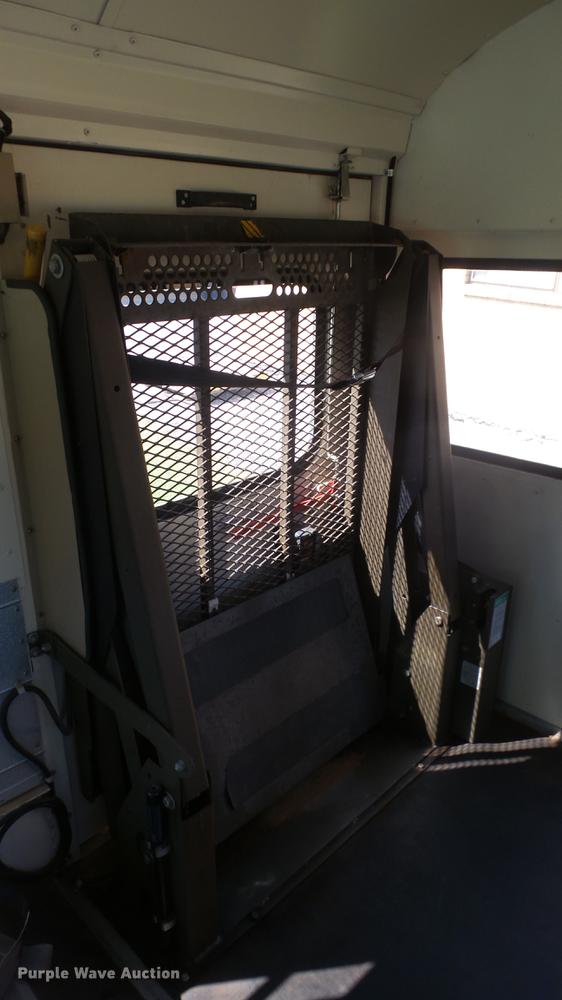 image for item FO9139 1993 Chevrolet G30 school bus