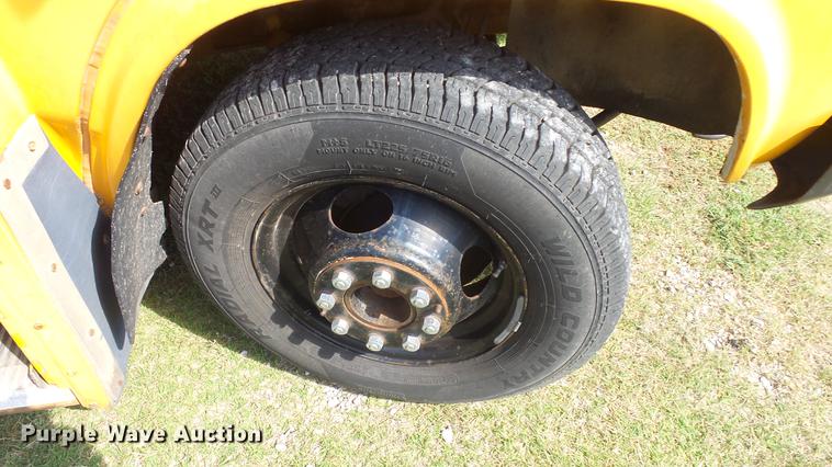 image for item FO9139 1993 Chevrolet G30 school bus