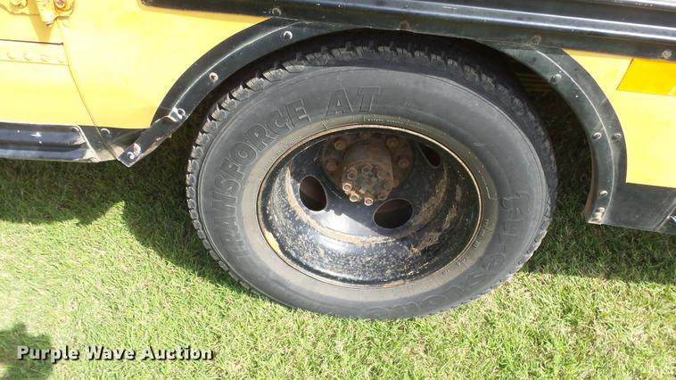 image for item FO9139 1993 Chevrolet G30 school bus