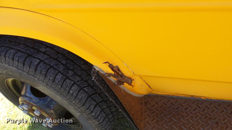 image for item FO9139 1993 Chevrolet G30 school bus