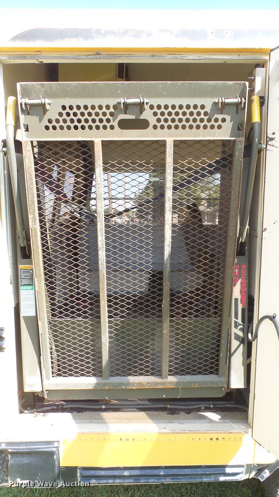 image for item FO9139 1993 Chevrolet G30 school bus