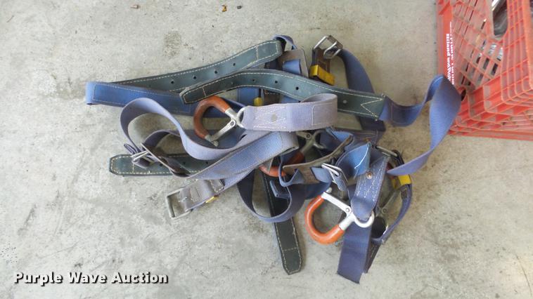 image for item FO9143 Firefighting equipment