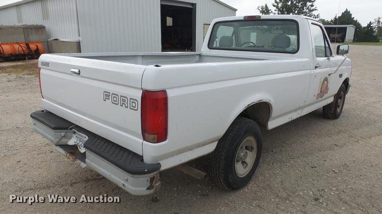 image for item FO9146 1995 Ford F150 pickup truck