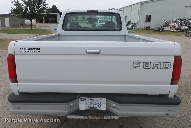 image for item FO9146 1995 Ford F150 pickup truck