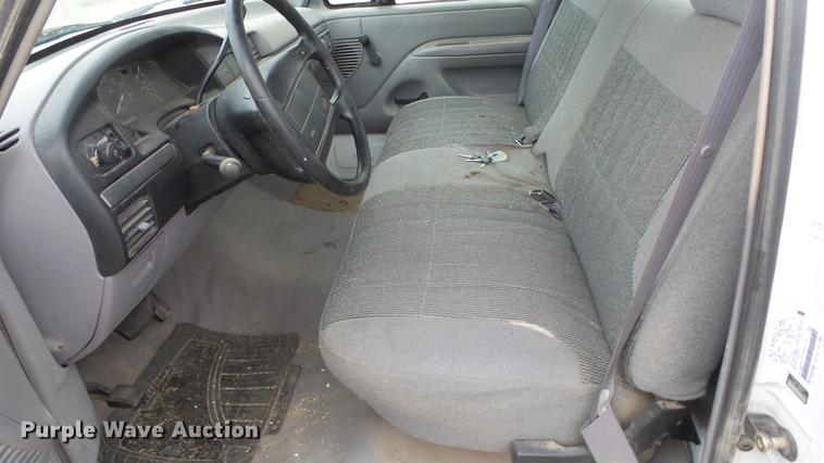 image for item FO9146 1995 Ford F150 pickup truck