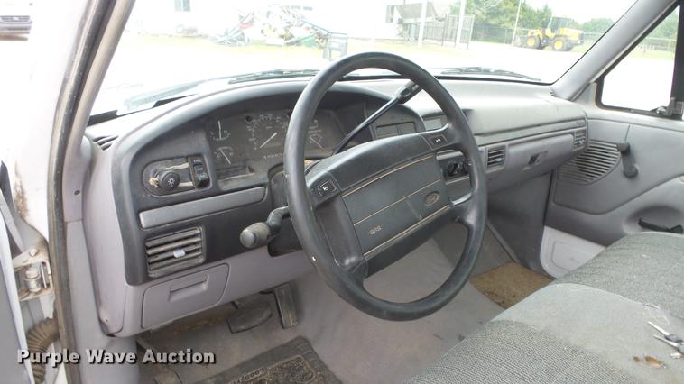 image for item FO9146 1995 Ford F150 pickup truck