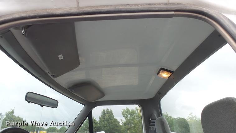 image for item FO9146 1995 Ford F150 pickup truck