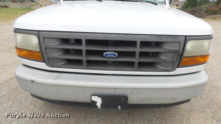 image for item FO9146 1995 Ford F150 pickup truck