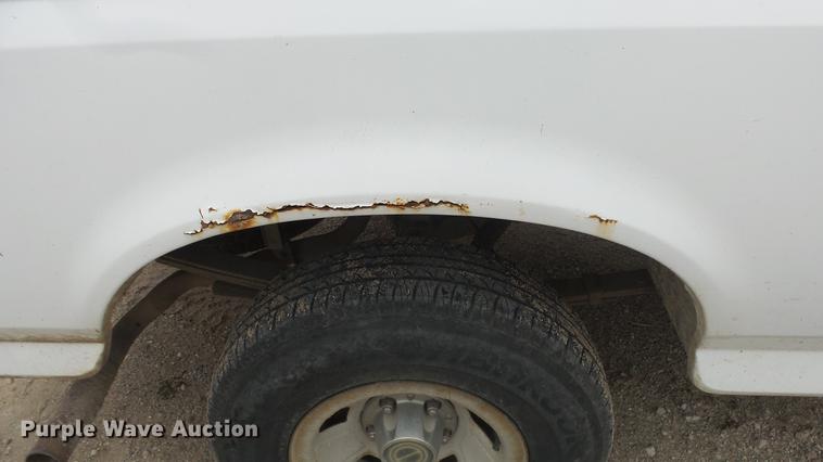 image for item FO9146 1995 Ford F150 pickup truck