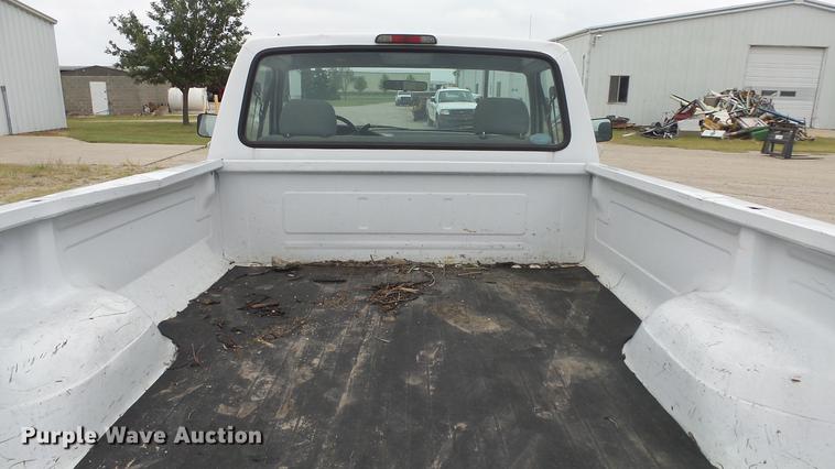 image for item FO9146 1995 Ford F150 pickup truck