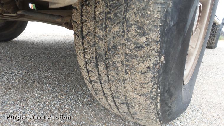 image for item FO9146 1995 Ford F150 pickup truck