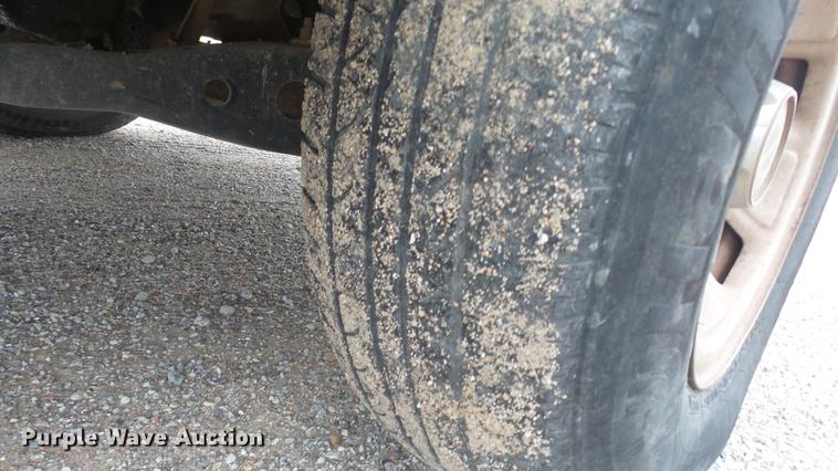 image for item FO9146 1995 Ford F150 pickup truck