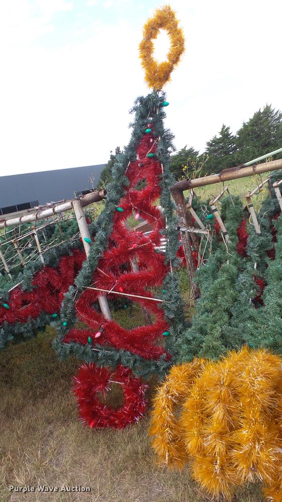 image for item FO9154 (32) street light Christmas trees/decorations