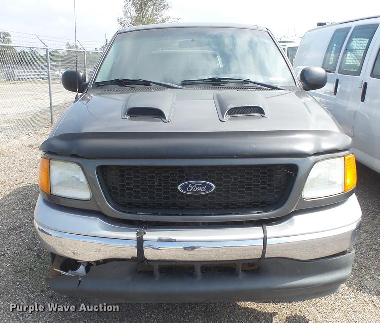 image for item FO9172 2004 Ford F150 SuperCab pickup truck