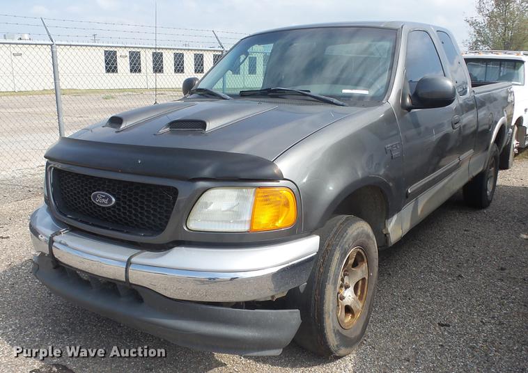 image for item FO9172 2004 Ford F150 SuperCab pickup truck