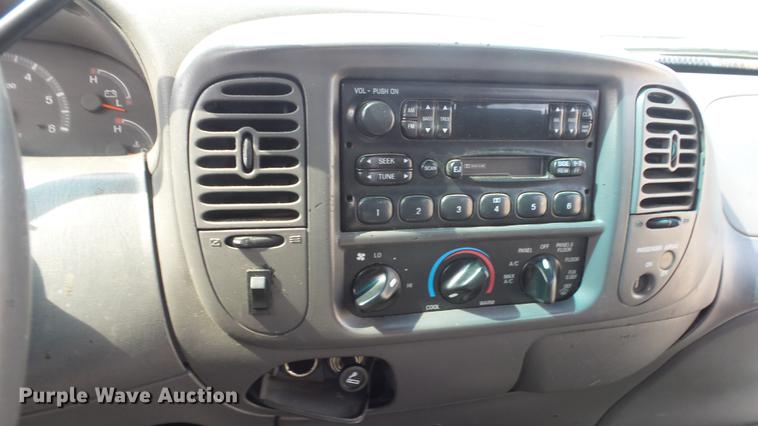 image for item FO9172 2004 Ford F150 SuperCab pickup truck